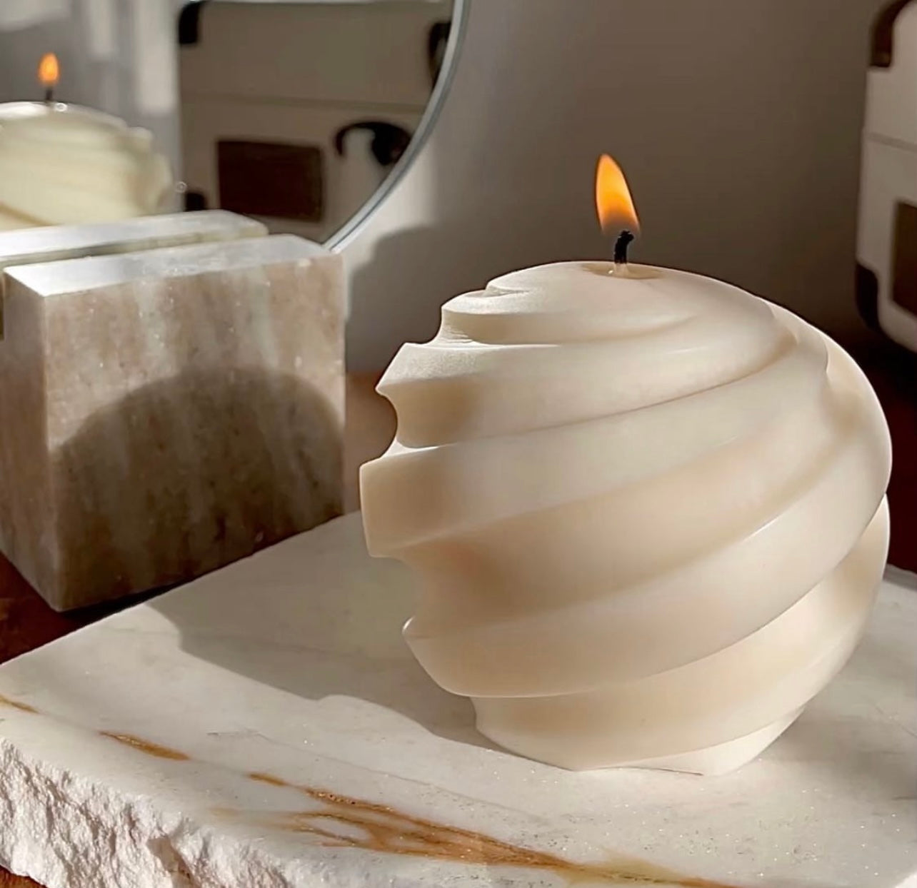 Big Swirl Candle